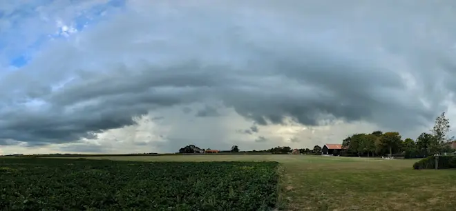 Buien ontstaan boven het warme water voor de Zeeuwse kust - Cees Simonse