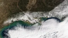 Een satellietfoto van de sneeuw aan de Amerikaanse Golfkust - NASA