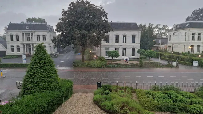 Flinke regenval in Velp - Reinout van den Born