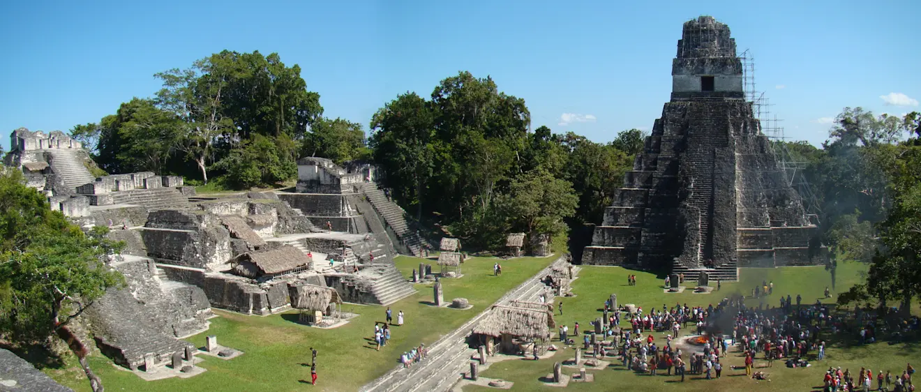 Het hoofdplein van Tikal (nu in Guatemala) - Wikipedia