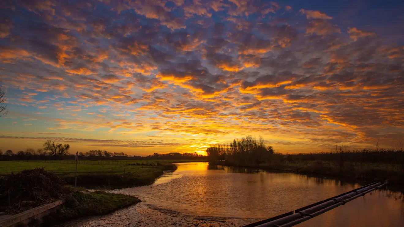 Prachtige zonsopkomst, vanochtend bij Geldermalsen - Ab Donker