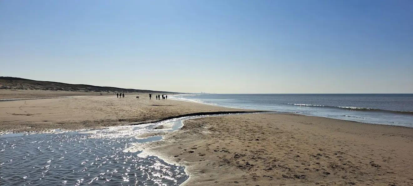 Genieten op het strand in Katwijk - Grieta Spannenburg