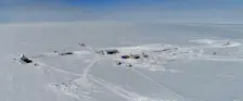 Het Summit Camp op de top van de Groenlandse ijskap - Wikipedia