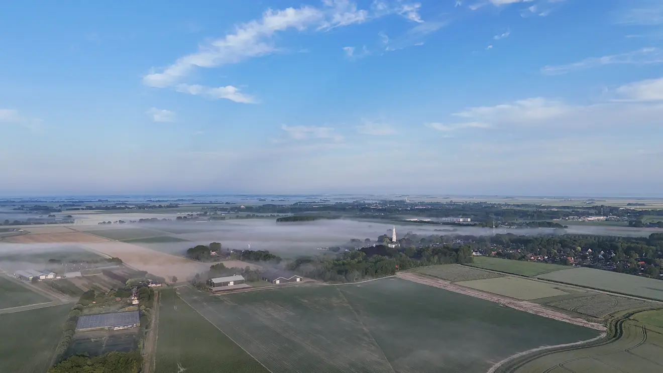 Grondmist maakt plaats voor een fraaie zomerdag in Noordoost-Nederland - Jannes Wiersema