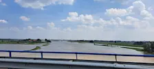 De Nederrijn bij Arnhem is op dit moment erg breed - Grieta Spannenburg