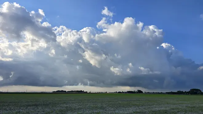 In het noorden kan zondagochtend nog een bui vallen - Jannes Wiersema