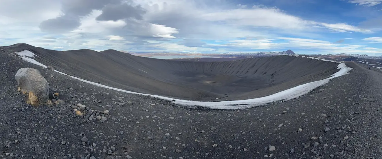 Nog een plaatje van de krater, met sneeuwrand - Pieter Bliek