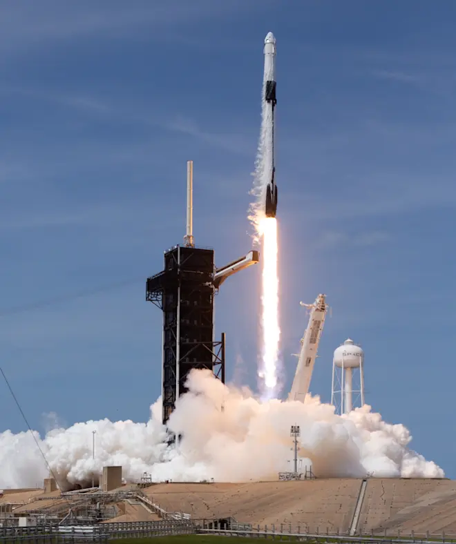 De lancering van een Falcon 9 raket - Joël Kowsky (NASA)
