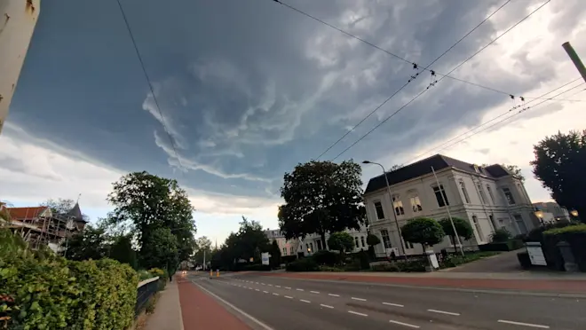 Het draaipunt van de supercell boven Velp - Reinout van den Born
