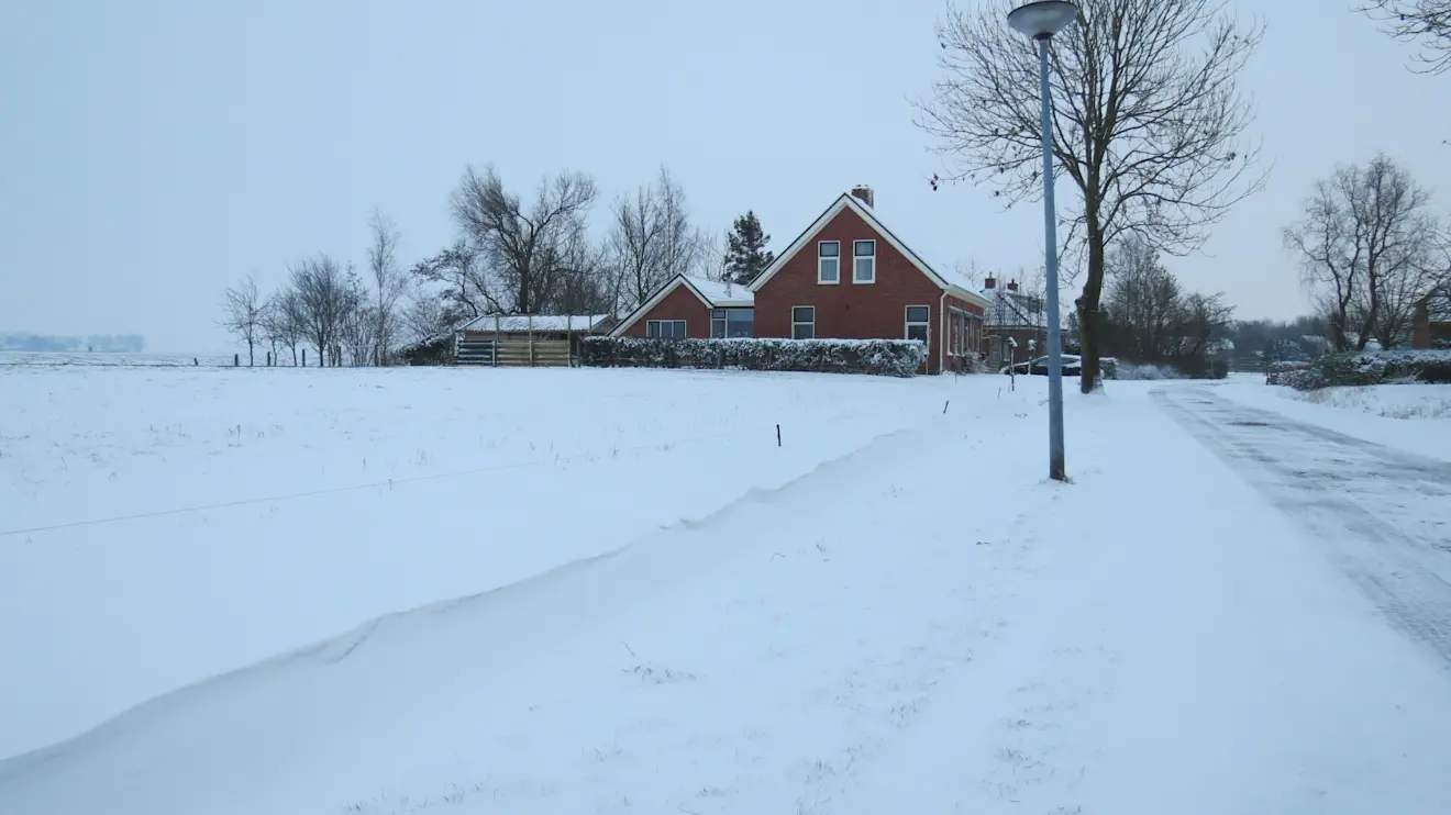 Op zondag 26 januari lag er nog veel meer en stoof de sneeuw bovendien - Jannes Wiersema