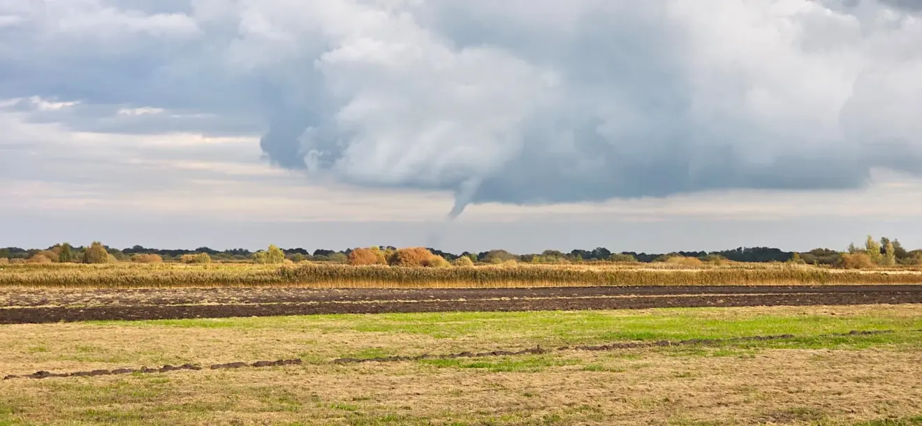 De windhoos in de buurt van Weiwerd - Geert Molema