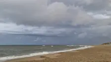In het noordwesten van Nederland, zoals hier op Texel, vielen vanochtend weer eens een paar buien - Frans Alderse Baas