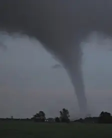 De tornado boven het Prinses Margrietkanaal tussen Woudsend en idskenhuizen - Thea de Jong