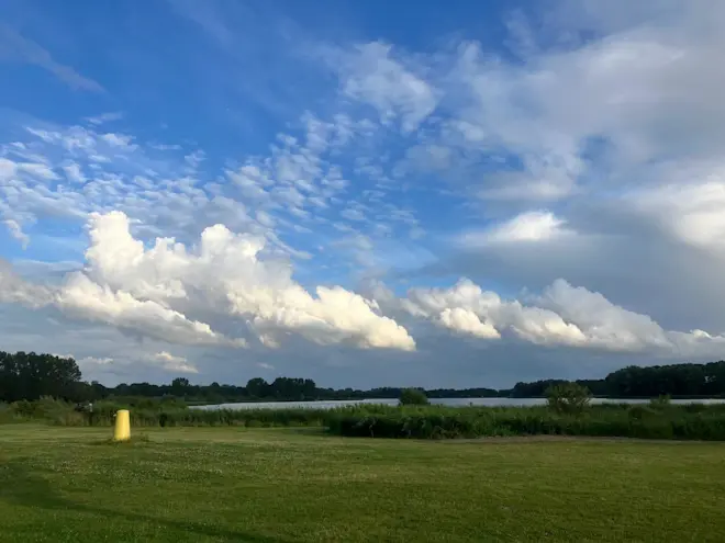 Stapelwolken in de buurt van Alkmaar - Pieter Bliek