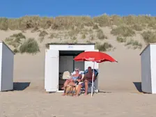 Genieten van het briesje bij Paal 9 op Texel - foto gemaakt door Daphne Channa Horn