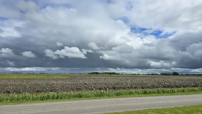 Een dynamische lucht boven Groningen - Jannes Wiersema